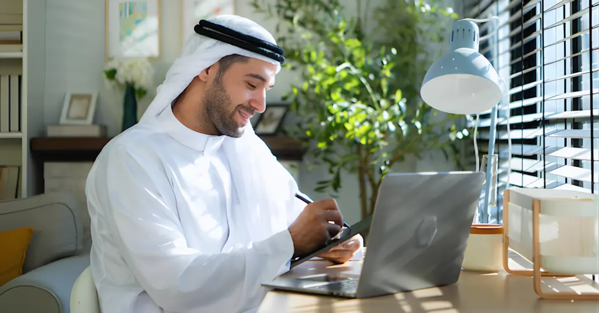 دليل المستقل الخليجي الشامل 2026 مع أدوات الذكاء الاصطناعي